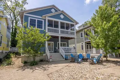 Image de Grand Beach House Combo in Resort w/Pool, Sleeps 22