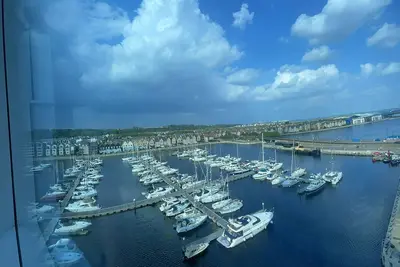 Image de Luxury 8th Floor Apartment Overlooking Marina and River
