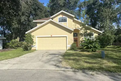 Image de Quiet and comfy 3 bed, 1. 5 baths in a quiet neighborhood great for Gator games