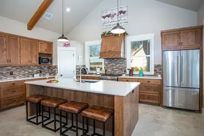 Image de Wine Not?- 3 Br | Hot Tub | Great for Family