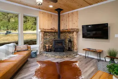 Image de Refined Living Surrounded by Beautiful Scenery and Amazing Wildlife