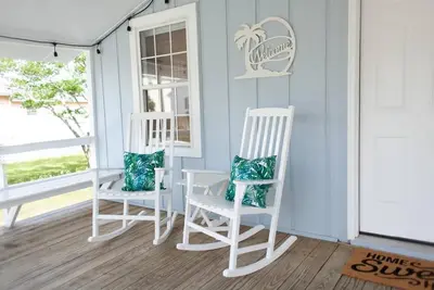 Image de Little Blue Cottage at Cb - 2 Blocks From Beach
