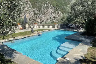 Lovely Guest House with private pool