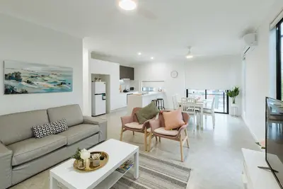 Image de Cute and Cosy Townhouse, Central Gc location