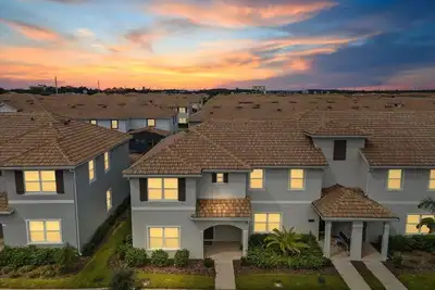 Image de 5 Bedroom/ 4 Bathroom Storey Lake (4823 Ds)