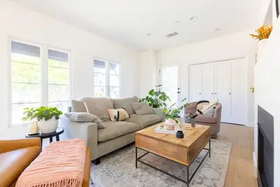 Image de Stay near CalPoly in our downtown 2-bedroom condo