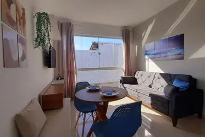 Image de New and Cozy - 5 minutes from the beach!
