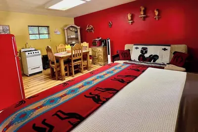 Image de King Bed / Kitchen Suite at Lake Roberts