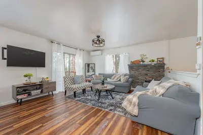 Image de A/C, Pet Friendly/ 3br + Rec Room in Blue Lake Springs