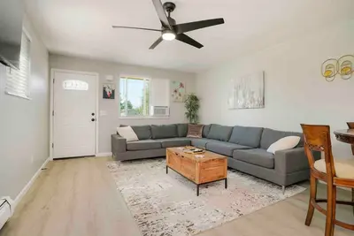 Image de Modern Pineapple|Close to Denver and Mountains|