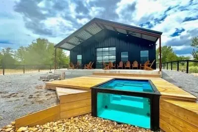 Image de L Star Ranch Modern Barndominium - 15 minutes from Round Top!