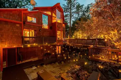Image de Faerie House Idyllwild ~ Luxury Art Cabin with Spa ~ Sauna ~ Views