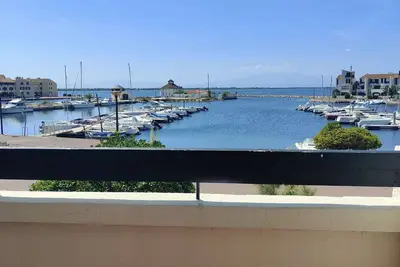 Image de Appartement T3 avec balcon et parking, accès piscine, espaces sportifs
