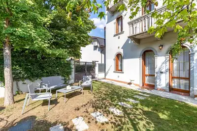 New! Pet-Friendly & Modern Apt with Garden x5
