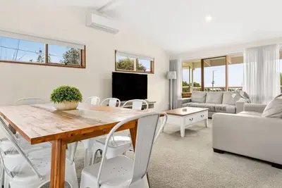 Image de Views on Broadway - Pet friendly 4 bedroom home