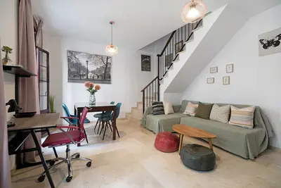 Appartement de vacances avec terrasse de toit partagée et Wi-Fi. Animaux admis