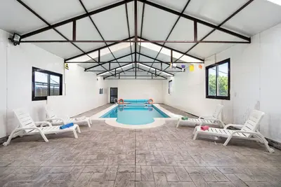 Image de Villa 'Pastrana' avec piscine et Wi-Fi pour animaux de compagnie