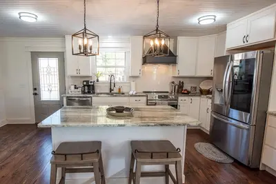 Image de Dollywood 1. 5 miles Wildflower Cottage, Sleeps 8: Wedding Party\/Family Reunions