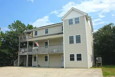 Image de Soundside 8 Br Home in Nags Head with Private Pool and Easy Access to Sound