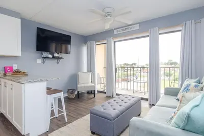 Image de One Bedroom, One Bathroom Condo on the Oceanside