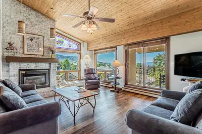 Image de Modern Mountain Retreat at Dulany – Steps from the Gondola!