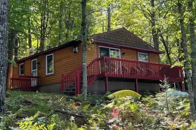 Image de Cozy 2-bedroom cottage on Stanley Lake near Ottawa National Forest.