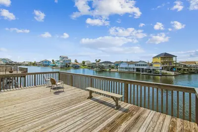 Image de Canal Breeze | Waterfront in Jamaica Beach
