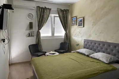 Image de cozy double room with balcony\/very central