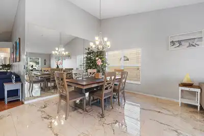 Image de Town 'n' Country 3 bedrooms with enclosed Pool (Sheldon Chase)