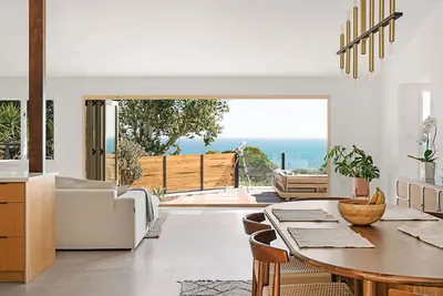 Image de Malibu Living At Its Finest - Just Steps Away From The Beach