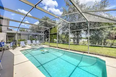 Image de 3 bed 2 Bath Beautiful house with a hot tub and heated pool, \nFIVE Star Reviews!