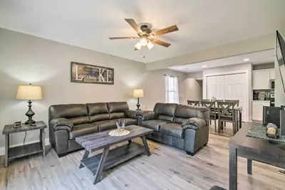 Image de Cheerful Townhouse - Walk to Table Rock Lake!