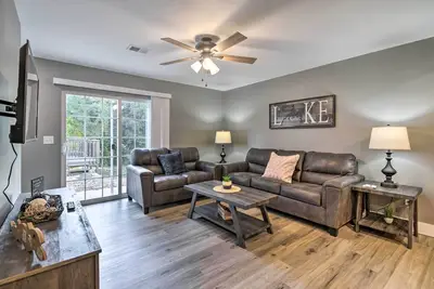 Image de Pet-Friendly Abode, Walk to Table Rock Lake!