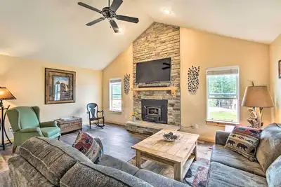 Image de Cozy Ronald Retreat w\/ Community Amenities!