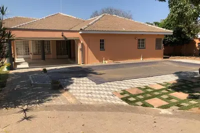 Image de Comfort and Privacy just outside town
