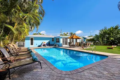 Image de Hawaiian Punch -3 Blocks to Beach, Pool, Dock on Canal, Dog Friendly by Anna Maria Life