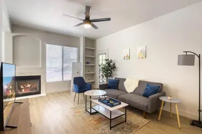 Image de CozySuites at Kierland Commons by golf course!