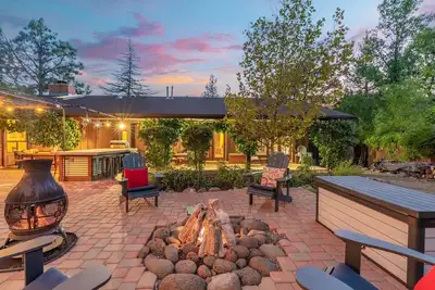 Image de Om Sweet Home - Sedona Retreat w/ Hot Tub, Fire Pit & Guest Casita