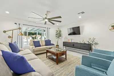 Image de Spacious Scottsdale resort style home with pool and indoor/outdoor games