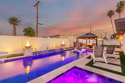 Image de Minutes Old Town * Mini Golf * Pool Spa * Bikes