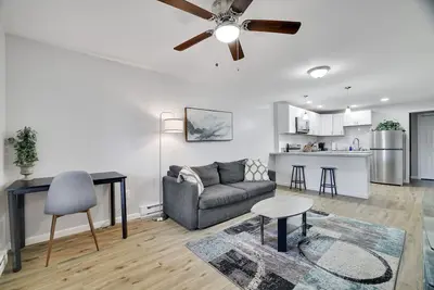 Image de In Unit W&D Free Parking Fast Wifi 5 Min Downtown