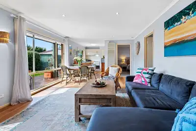 Image de CapelHelm by Ready Set Stay- Sleeps 5 Guests