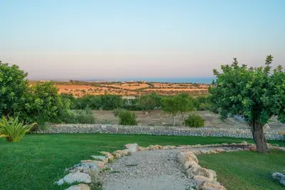 Image de Rosemary - open space in the Hyblean countryside