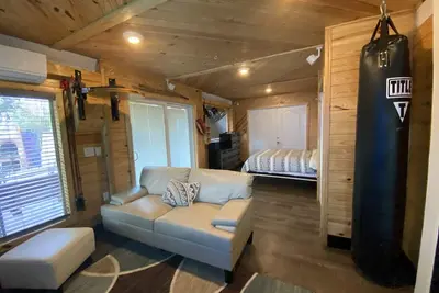 Image de Beautiful Cabin Style Studio Surrounded By Nature