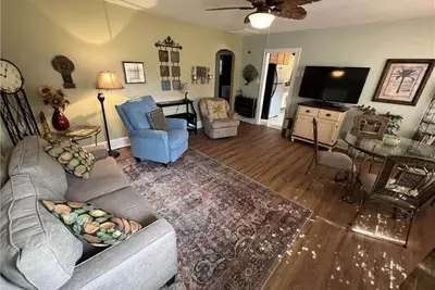 Image de Private Happy 2 Bdrm Home Public Beach & Marina with Restaurant Minutes Away