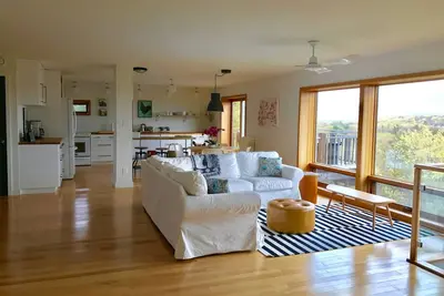 Image de County Bliss, Pec - quiet, secluded home, picturesque view, 10 min from Picton