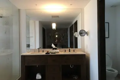 Image de large 2 Br unit on the Pacific Ocean