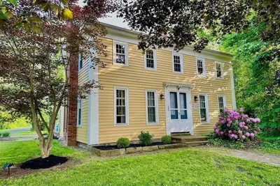 Image de Charming renovated historical farmhouse in the heart of wine country!