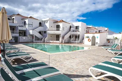 Image de Apartment with heated swimming pool! The Christians!