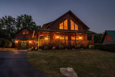 Image de Chestnut Lodge ~ New Cabin by Willow Tree Cabins